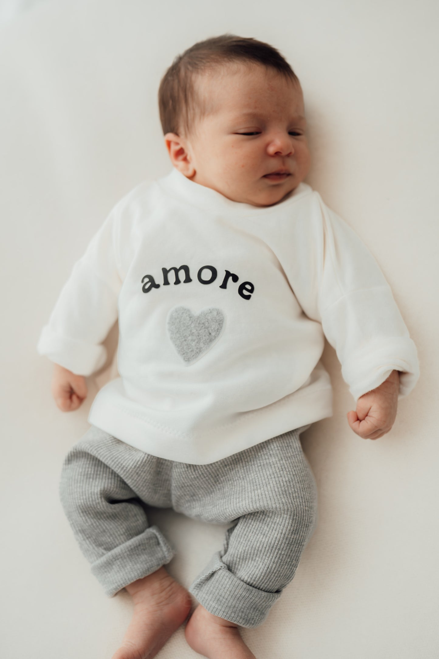 Amore Set Herz 🤍 - Langarmshirt + Leggin + Beanie