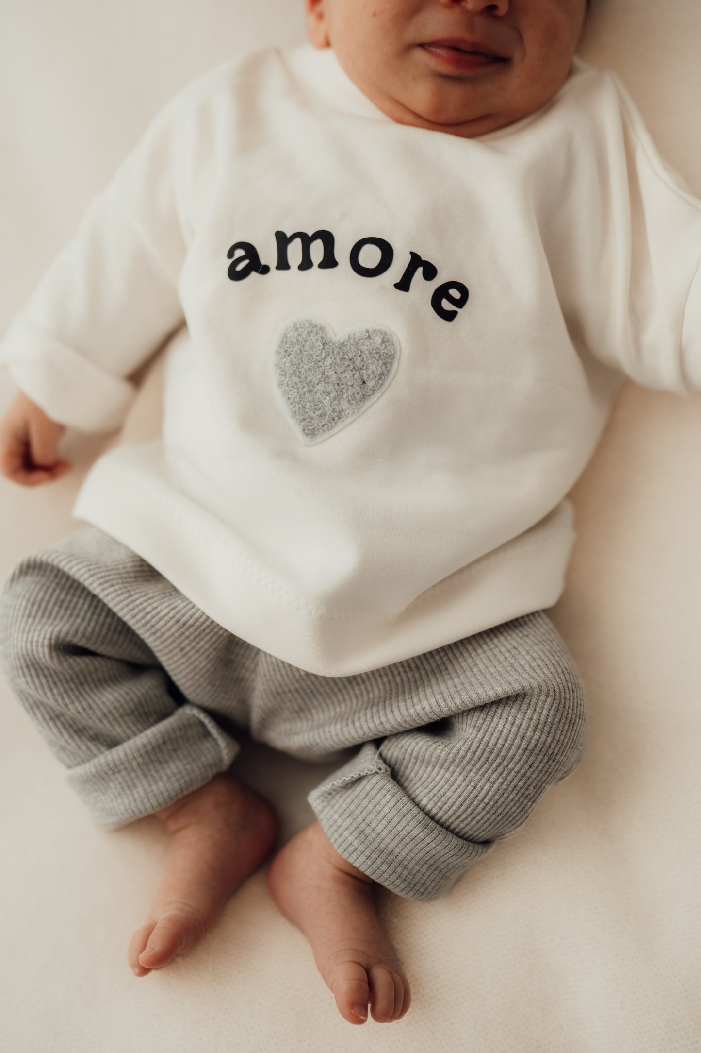 Amore Set Herz 🤍 - Langarmshirt + Leggin + Beanie
