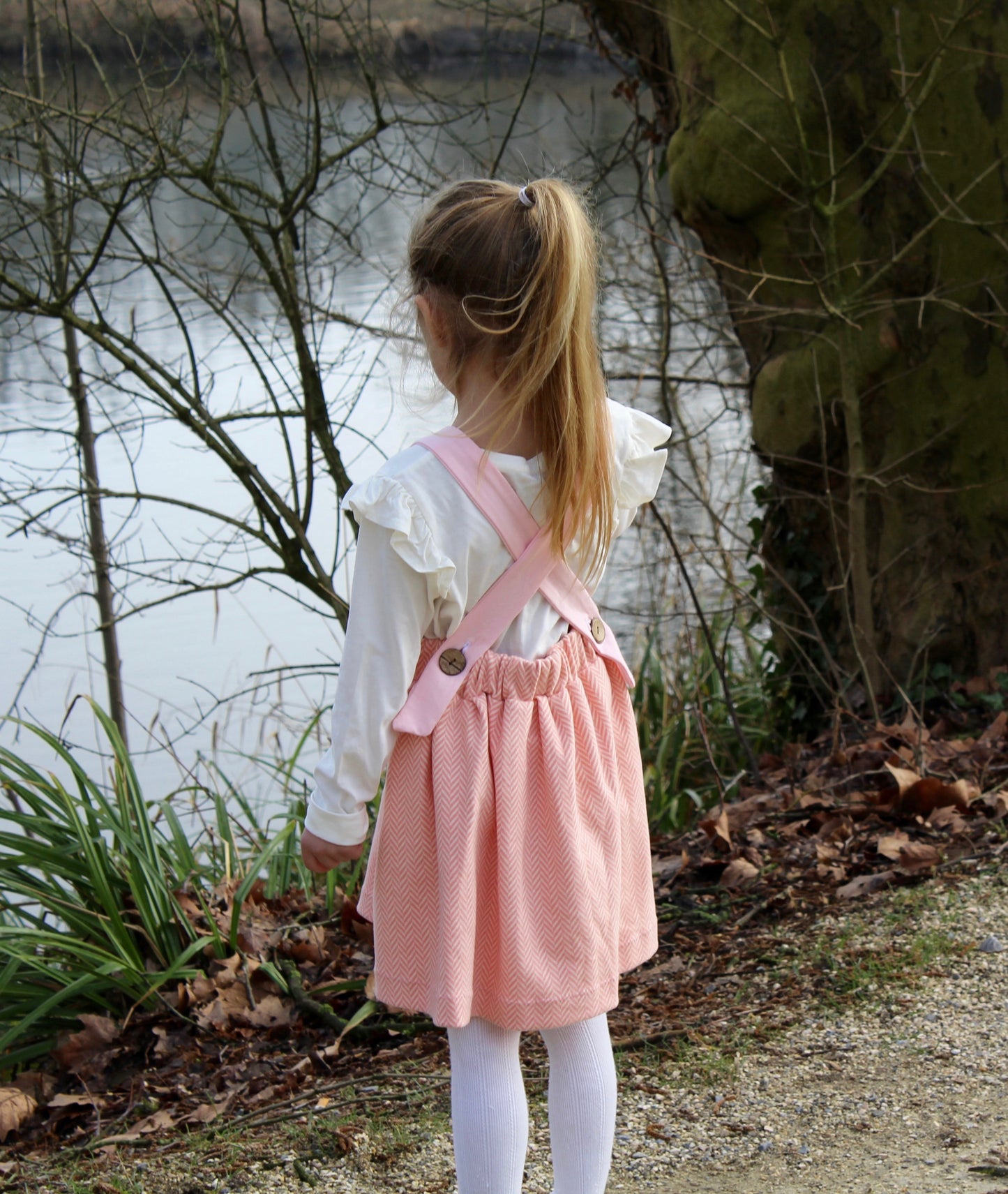 Latzkleid